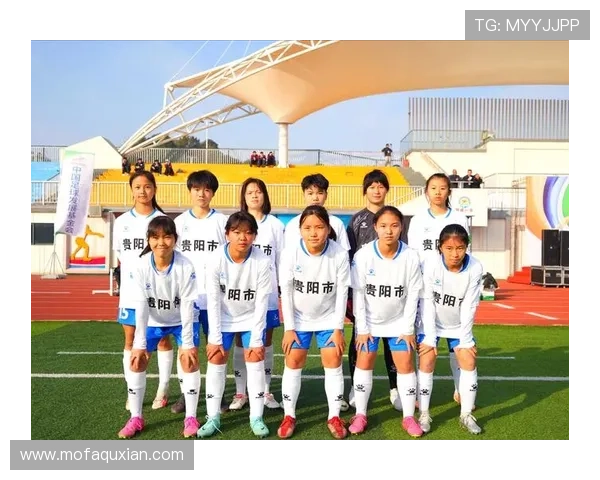 绿茵场上诗意飞扬足球明星与古韵诗句的完美交融